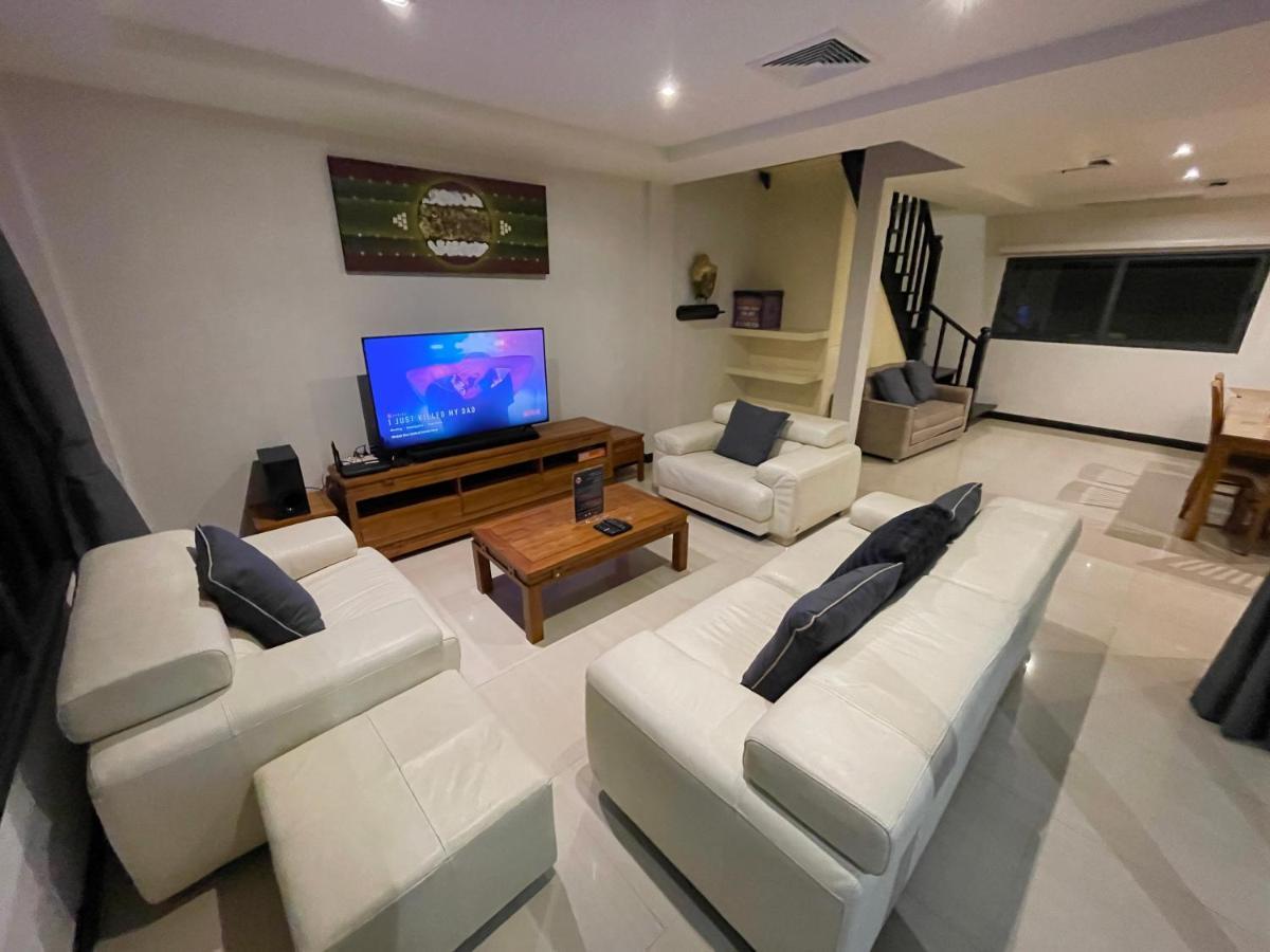 Private Pool & Jacuzzi Villa, Phratumnak, - 600m From The Beach, 711 Nearby