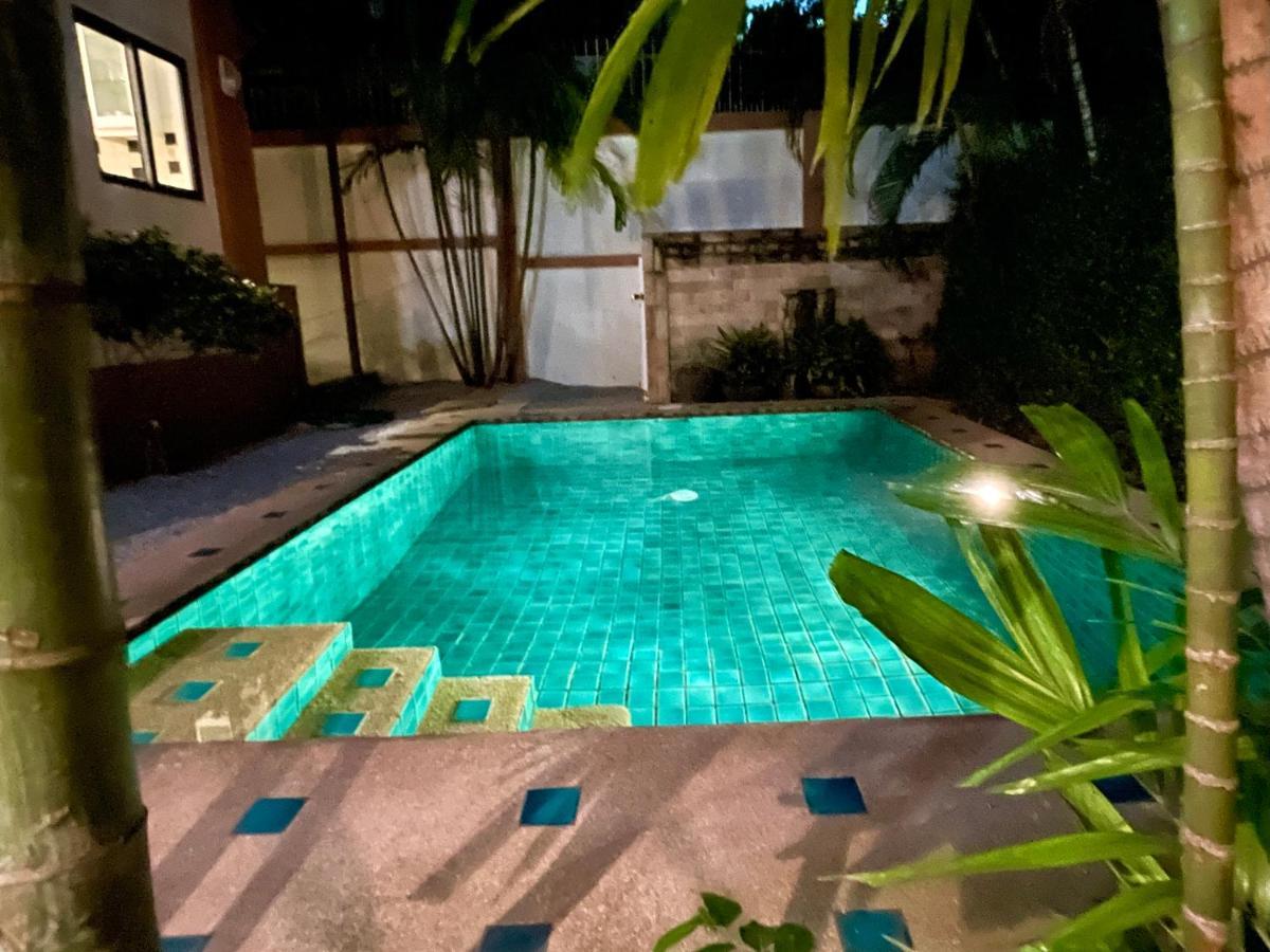 Private Pool & Jacuzzi Villa, Phratumnak, - 600m From The Beach, 711 Nearby Villa Pattaya